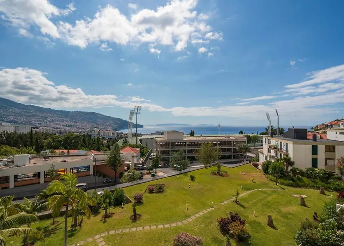 Vista Mar I By An Island * Funchal (Madeira)